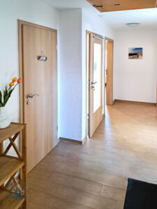 FeWo-Kruse - Ferienwohnung, Flur Badzugang