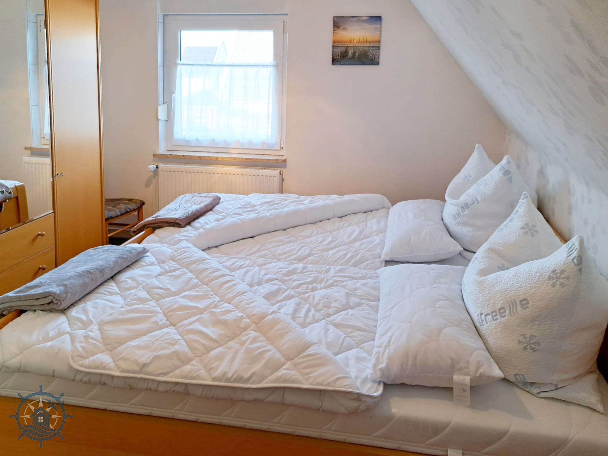 FeWo-Kruse - Ferienwohnung - Schlafzimmer rechts - Betten