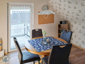 FeWo-Kruse-Ferienwohnung-Wohnkueche-Sitzbereich.jpg